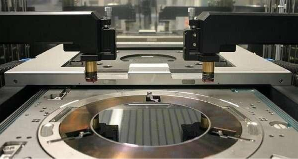 Temperature sensor for wafer tool